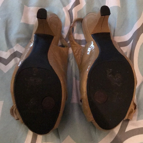 Heels - Picture 3 of 3